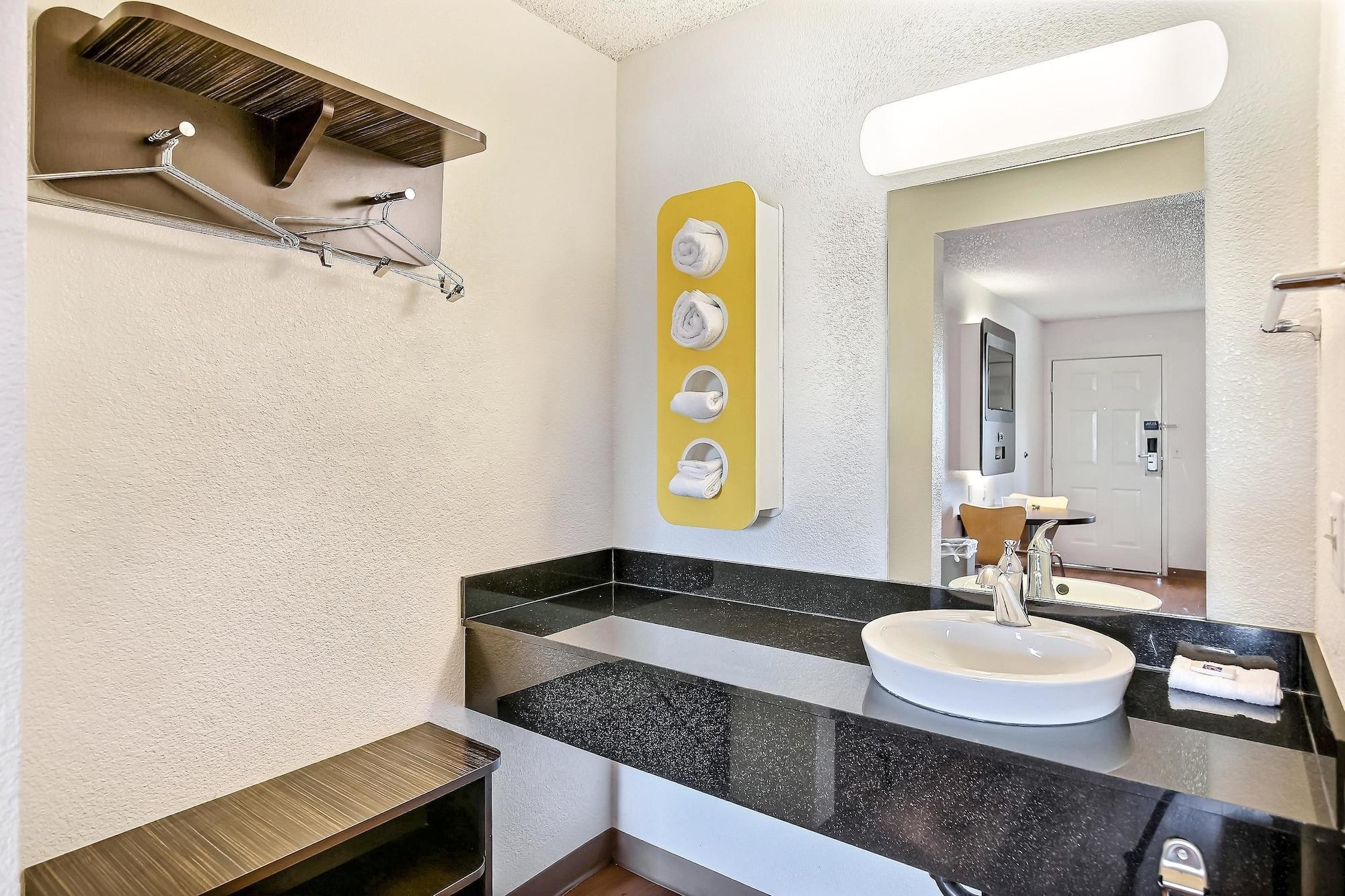 Motel 6-Oakland, Ca - Embarcadero Екстер'єр фото